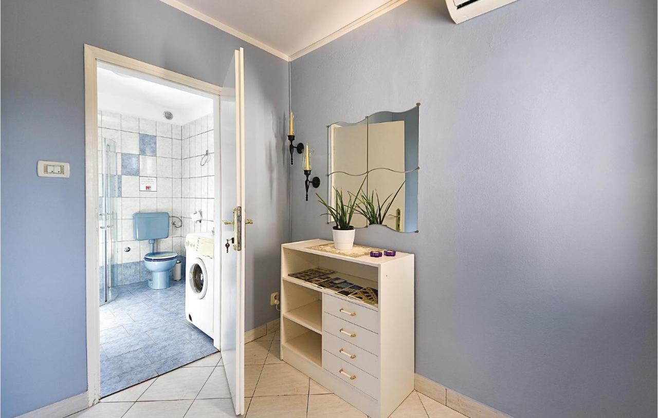 Gorgeous In With Kitchen * Pula