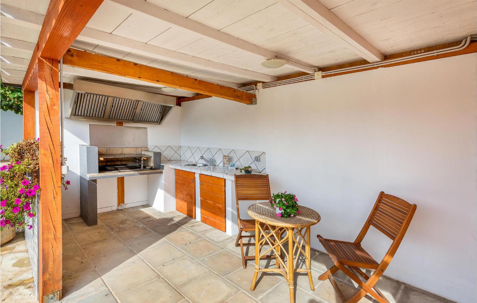 Gorgeous In With Kitchen Pula
